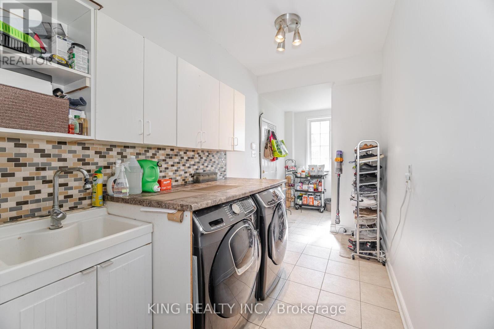 Photo 2 of 89 Crystal Glen Crescent, Brampton ON