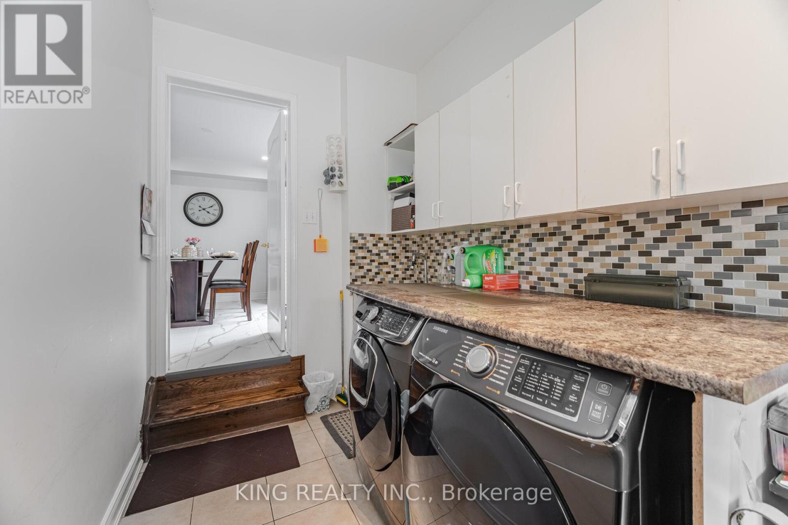 Photo 20 of 89 Crystal Glen Crescent, Brampton ON