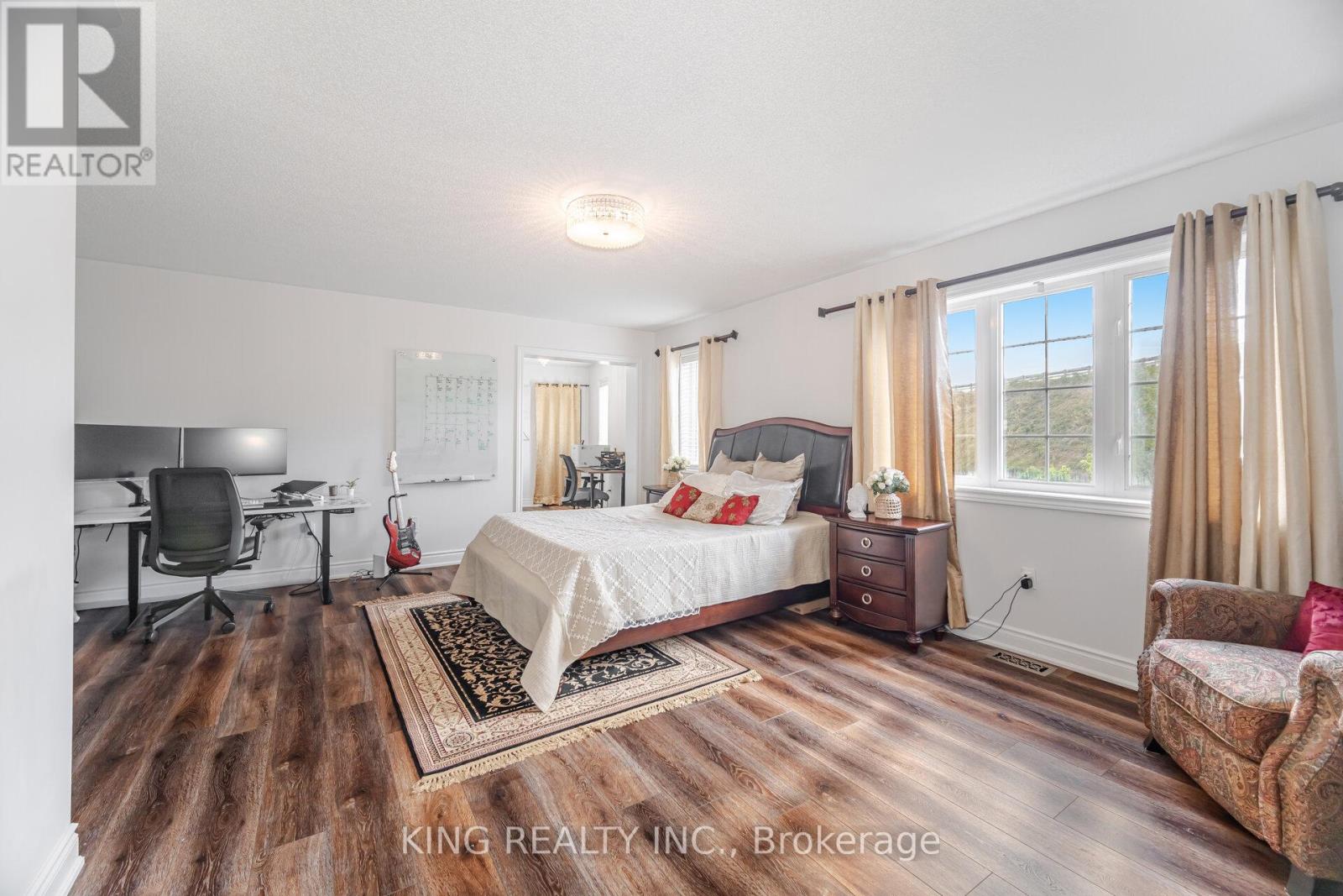 Photo 6 of 89 Crystal Glen Crescent, Brampton ON