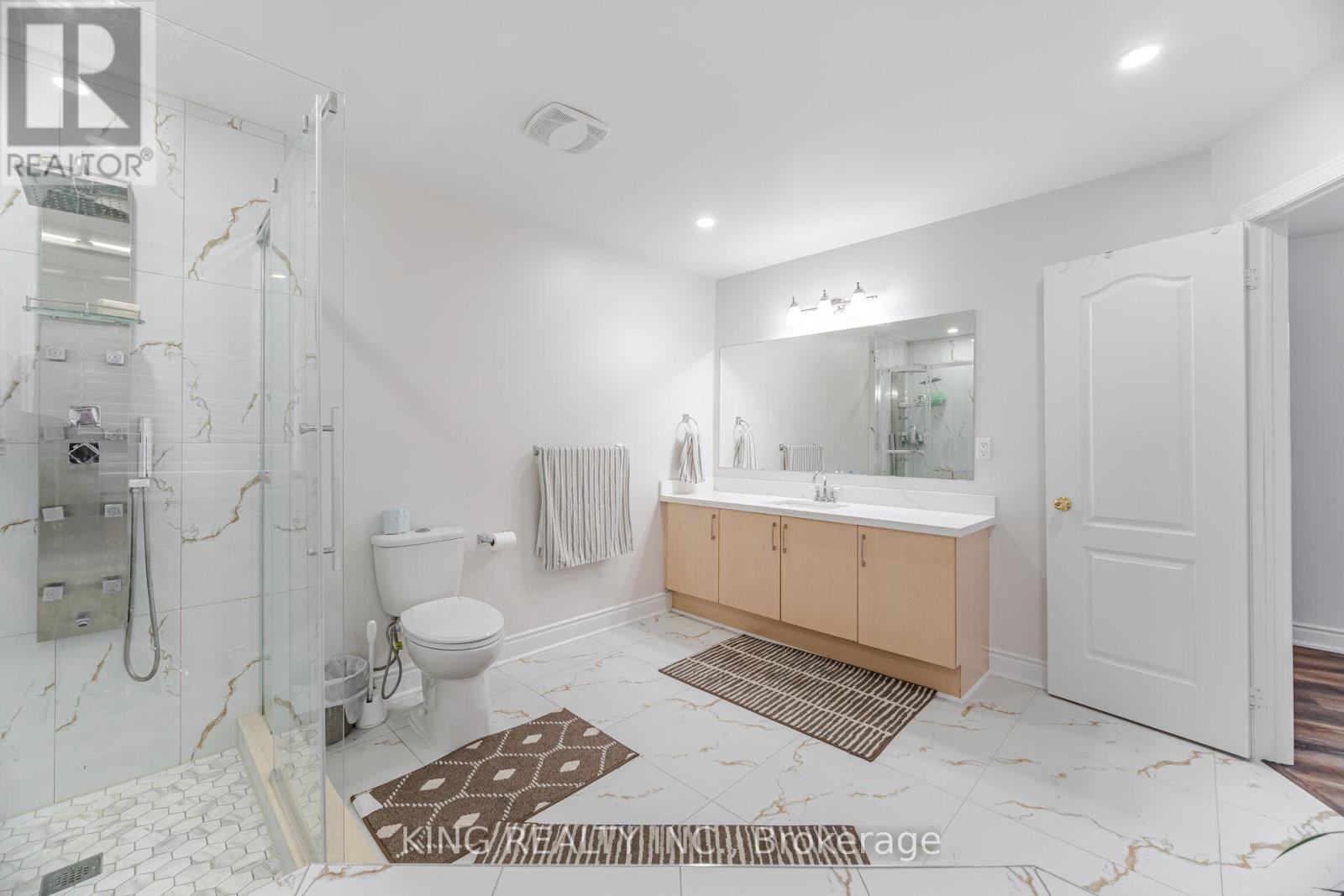 Photo 12 of 89 Crystal Glen Crescent, Brampton ON