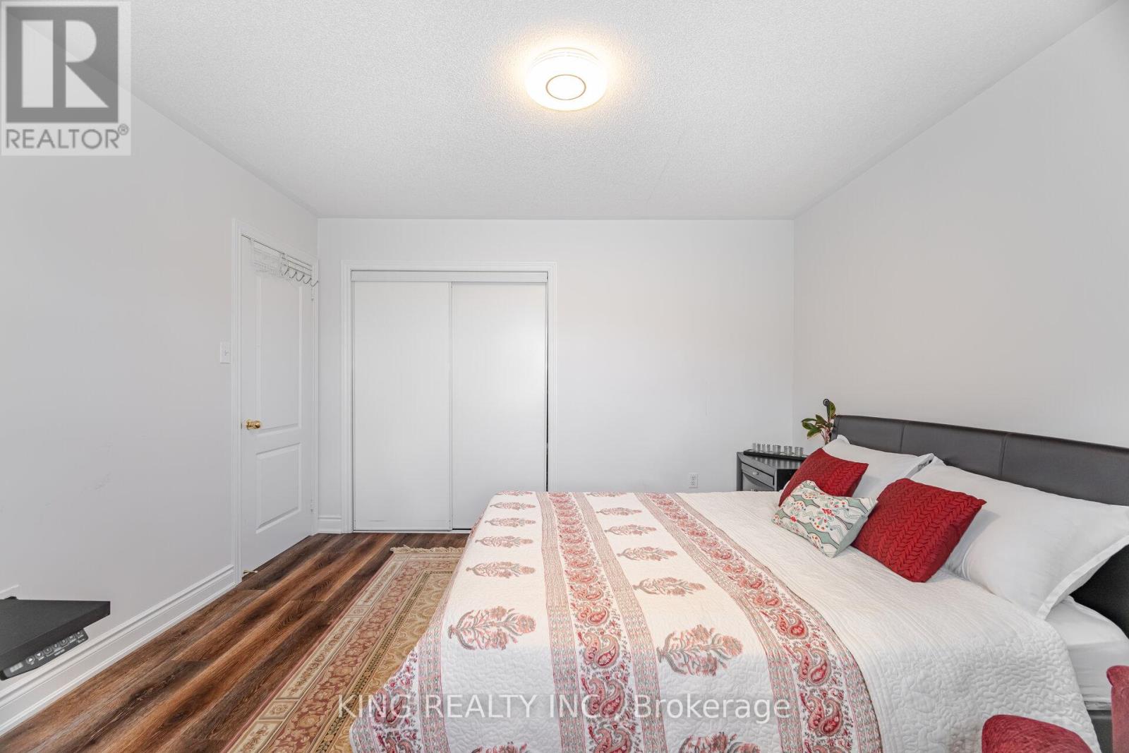 Photo 41 of 89 Crystal Glen Crescent, Brampton ON