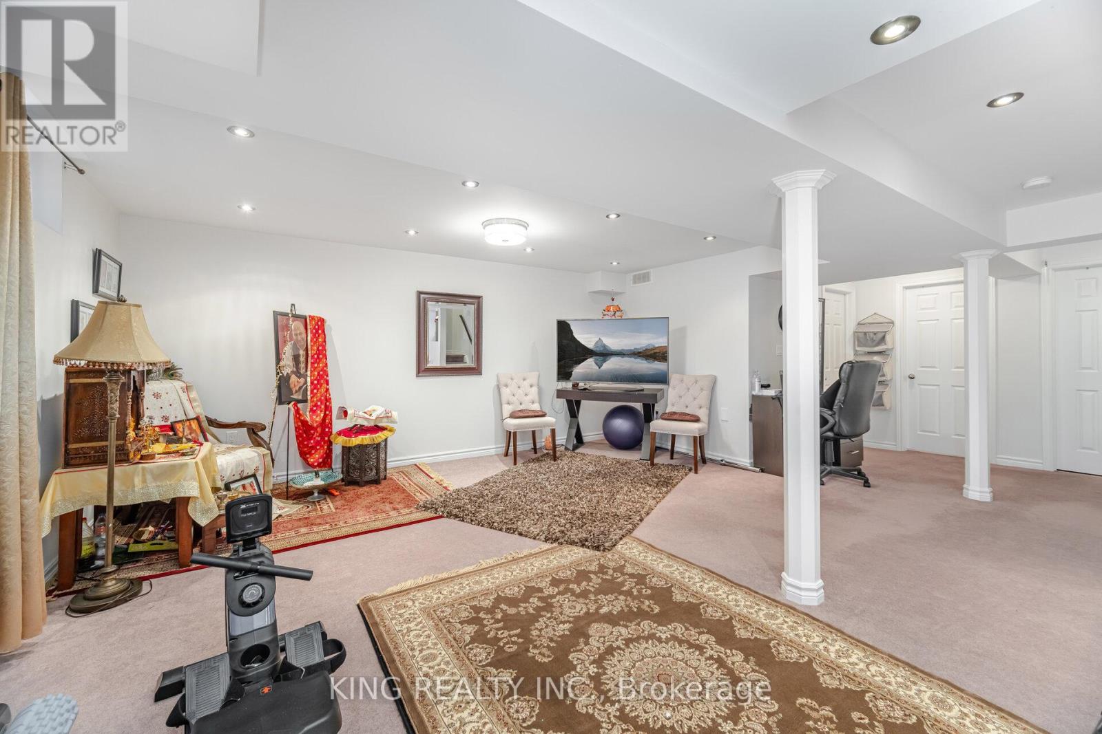Photo 21 of 89 Crystal Glen Crescent, Brampton ON