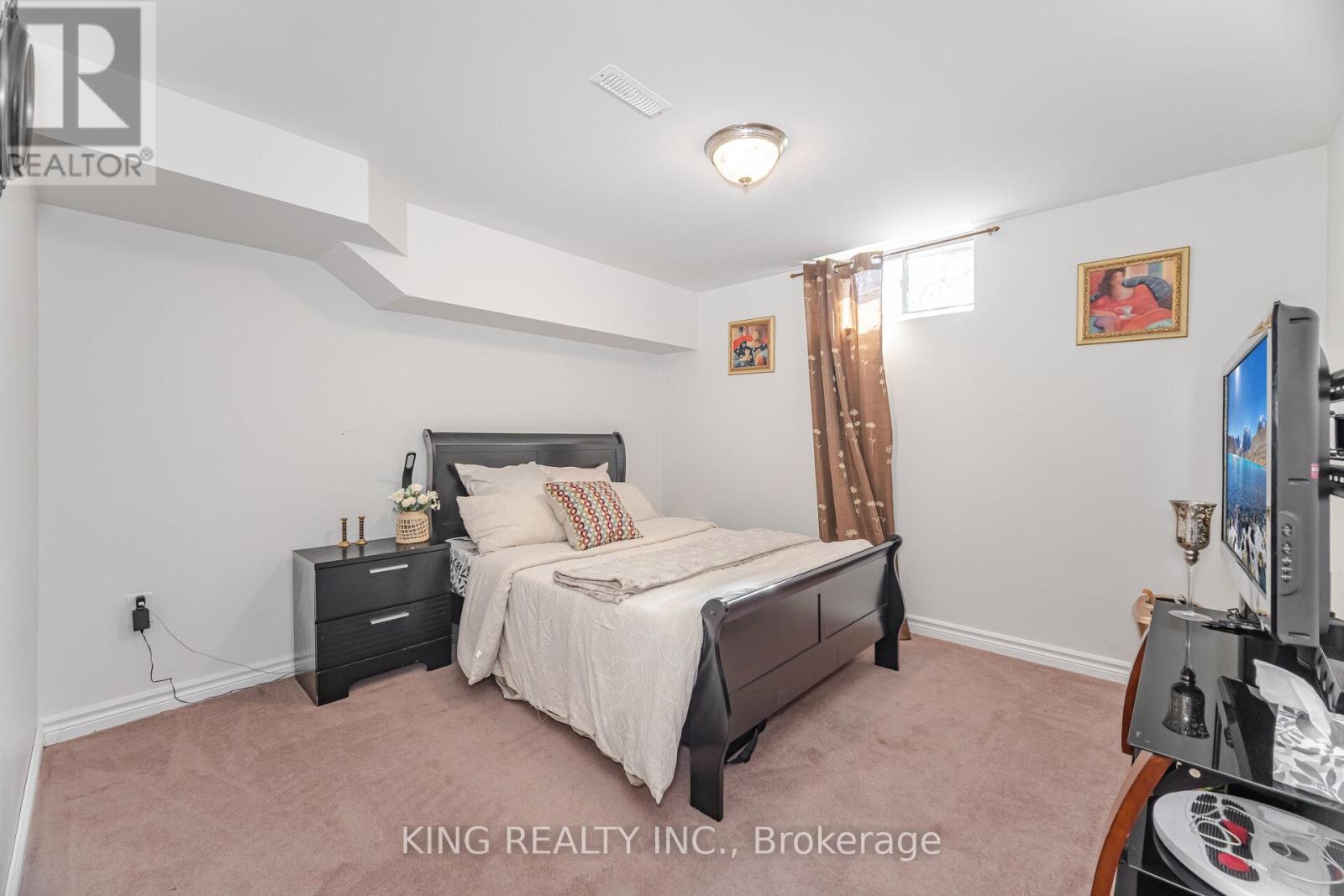 Photo 48 of 89 Crystal Glen Crescent, Brampton ON