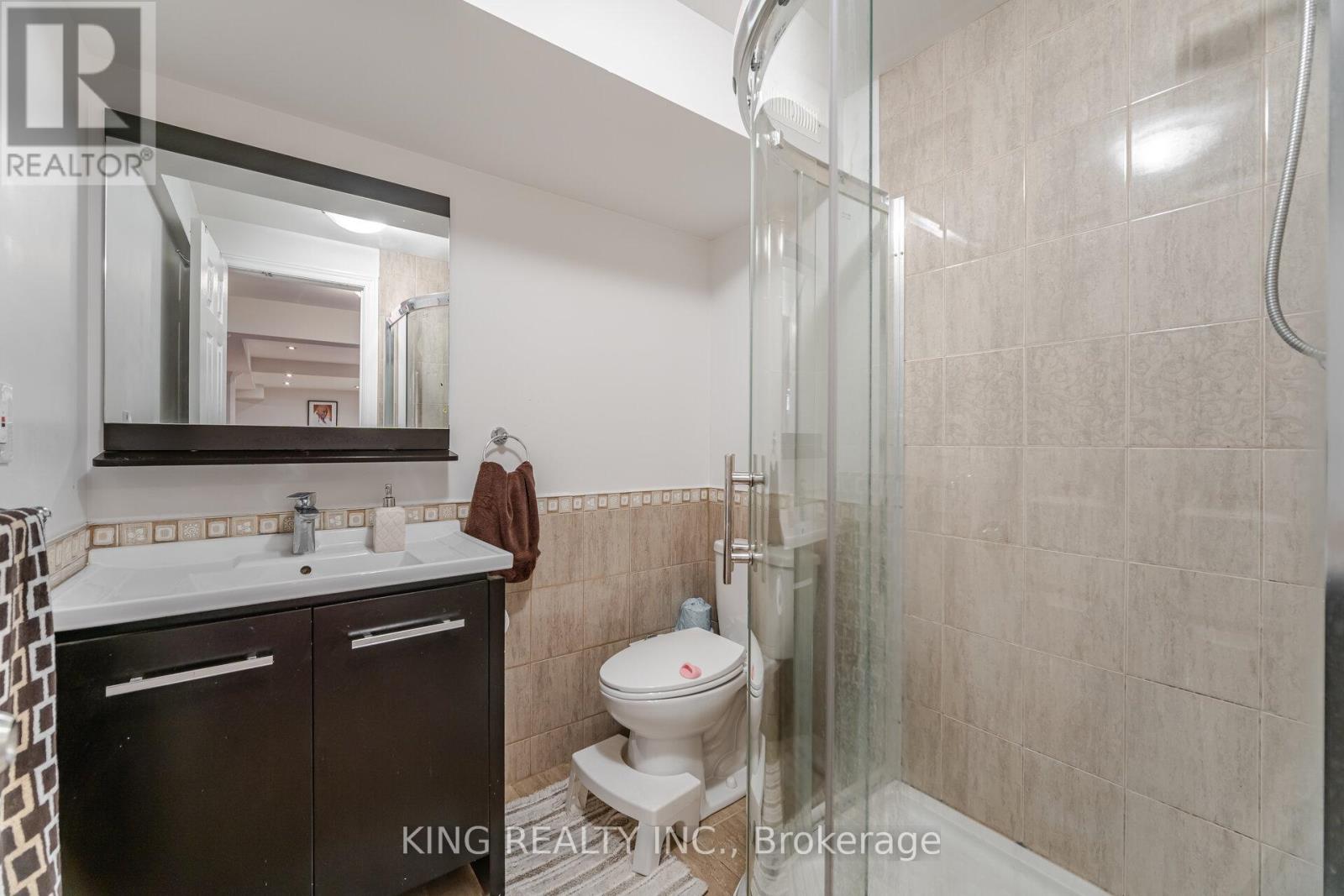 Photo 26 of 89 Crystal Glen Crescent, Brampton ON