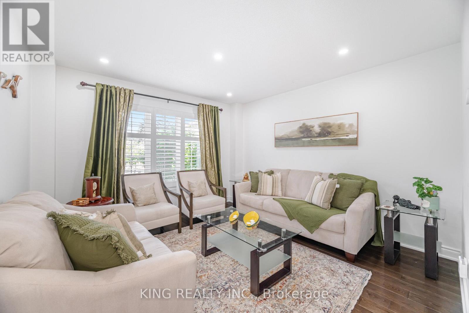 Photo 16 of 89 Crystal Glen Crescent, Brampton ON
