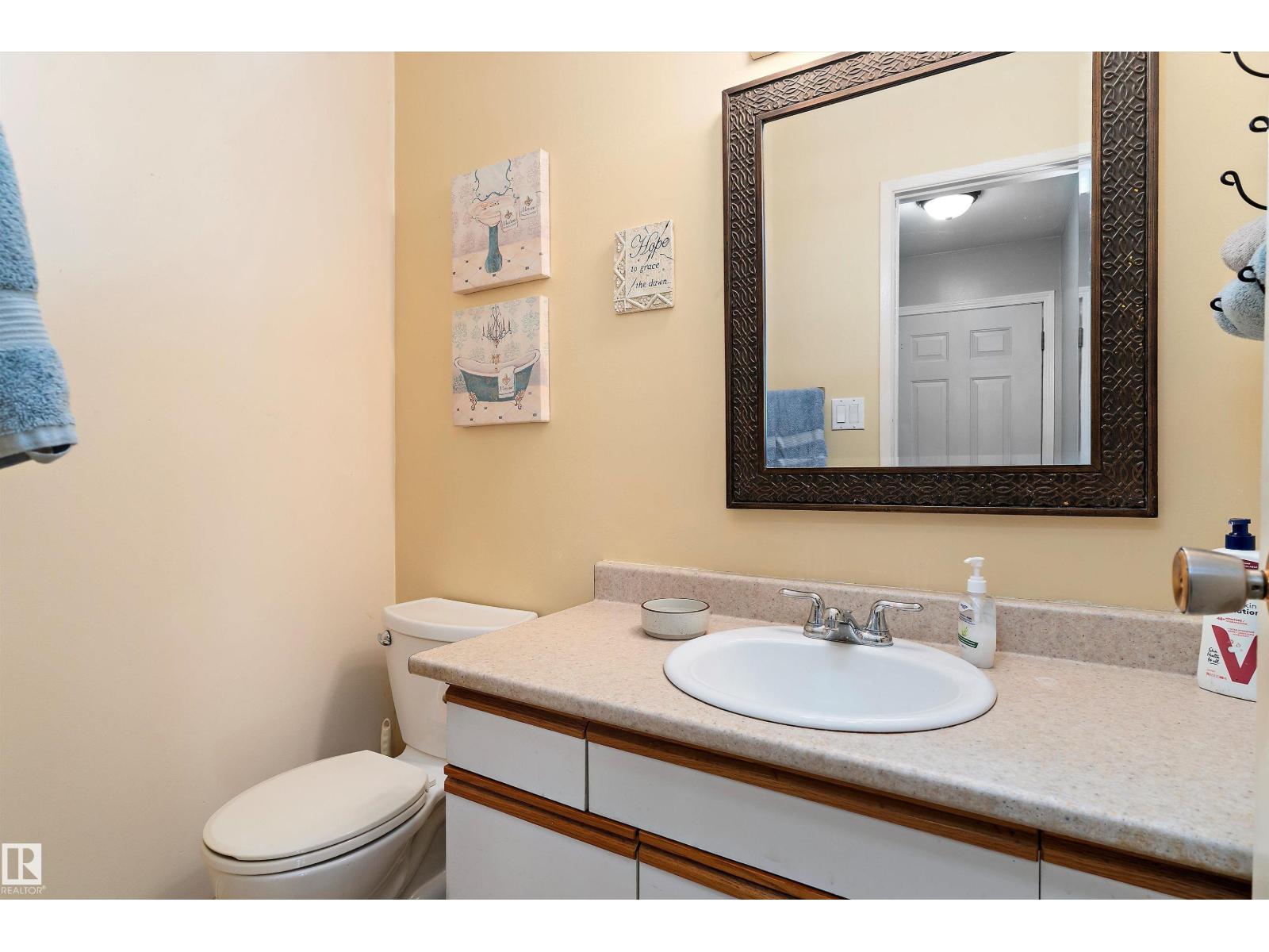 Photo 11 of 6322 184 St Nw, Edmonton AB
