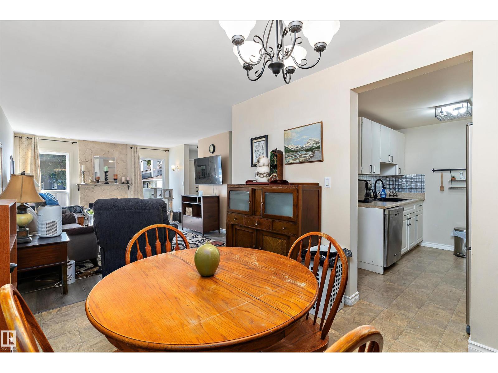 Photo 10 of 6322 184 St Nw, Edmonton AB