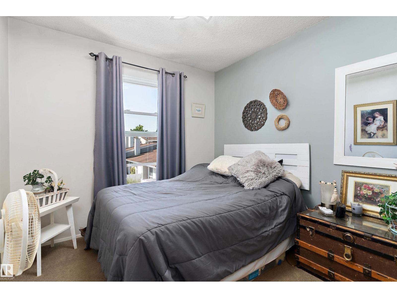 Photo 14 of 6322 184 St Nw, Edmonton AB