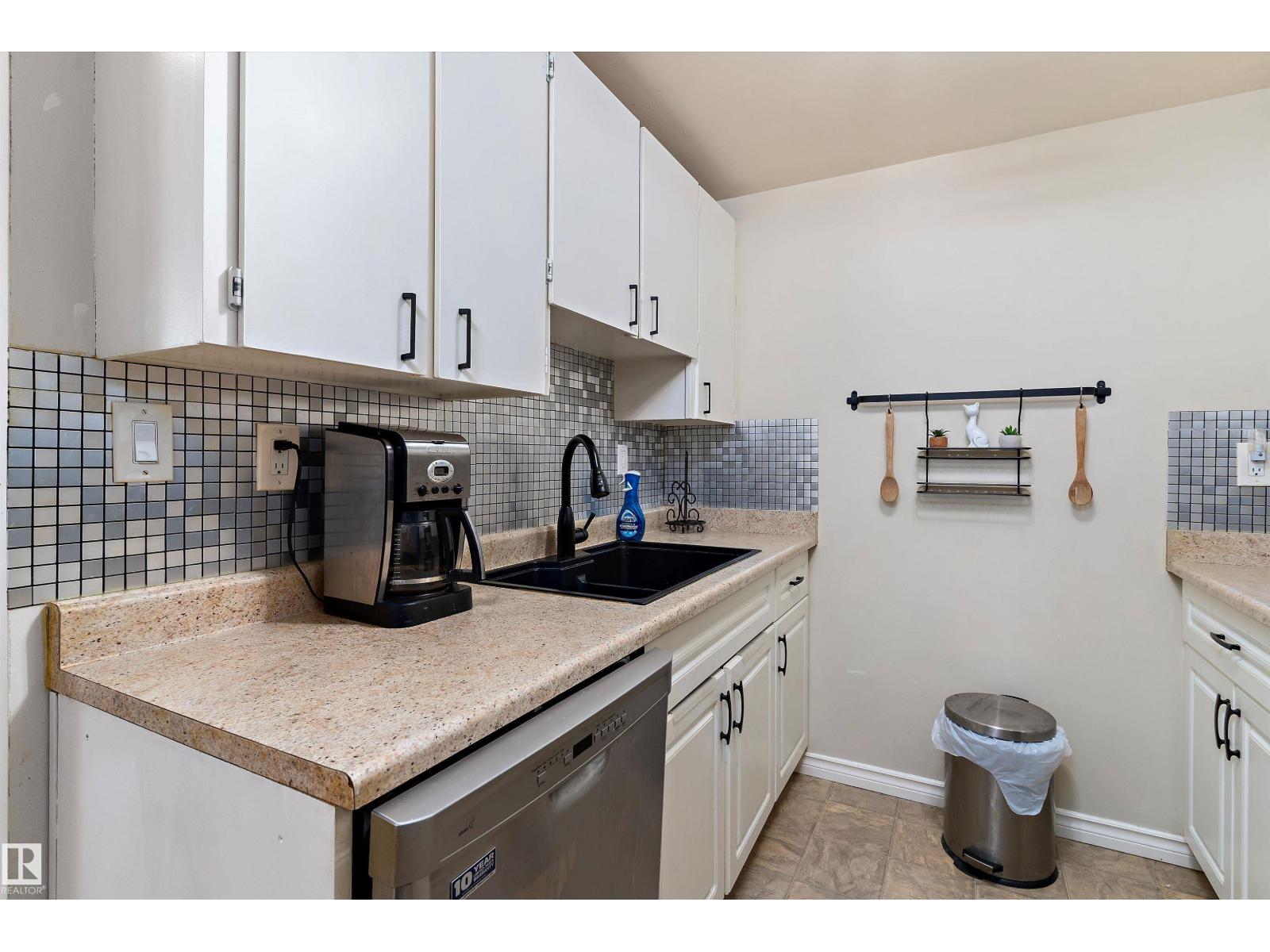 Photo 7 of 6322 184 St Nw, Edmonton AB