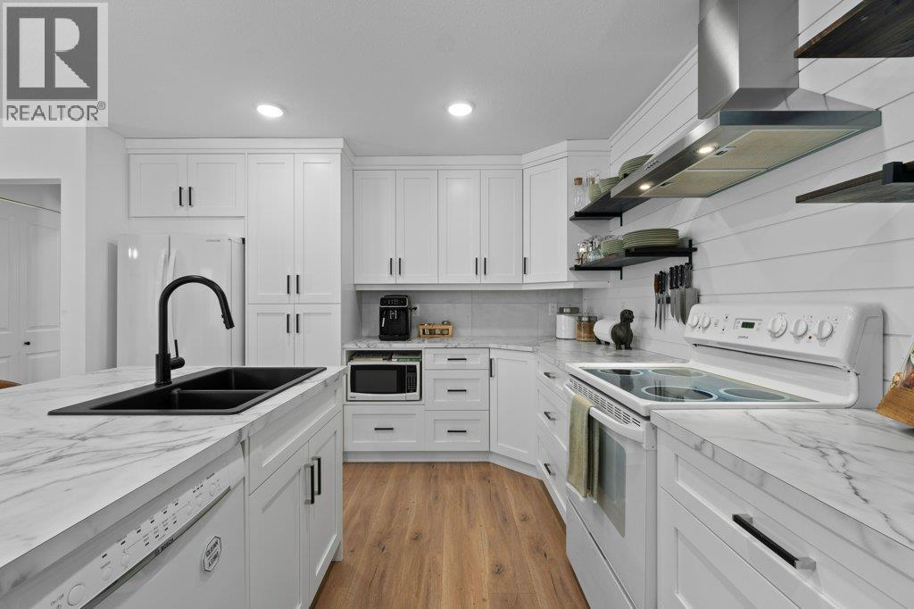 513 Pine Street, Sicamous