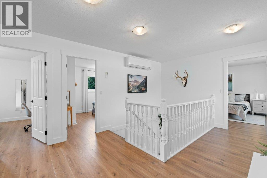 513 Pine Street, Sicamous