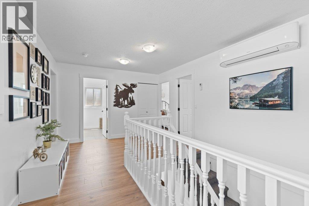 513 Pine Street, Sicamous