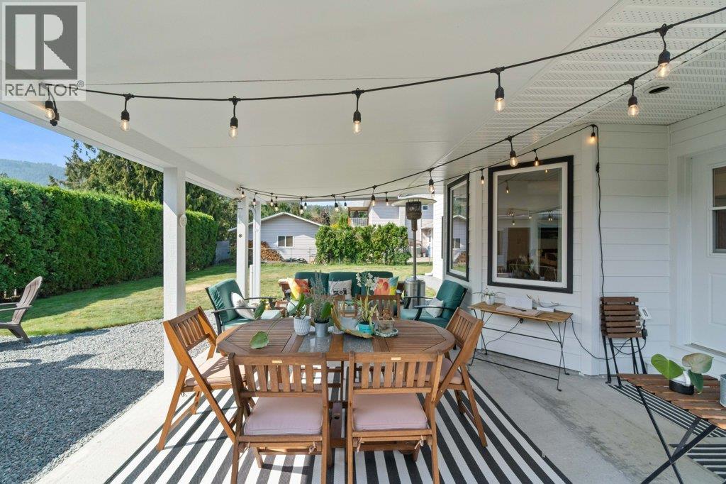 513 Pine Street, Sicamous