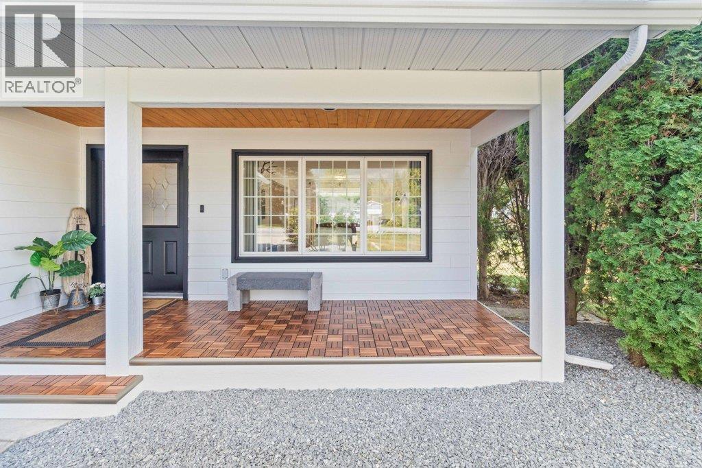 513 Pine Street, Sicamous