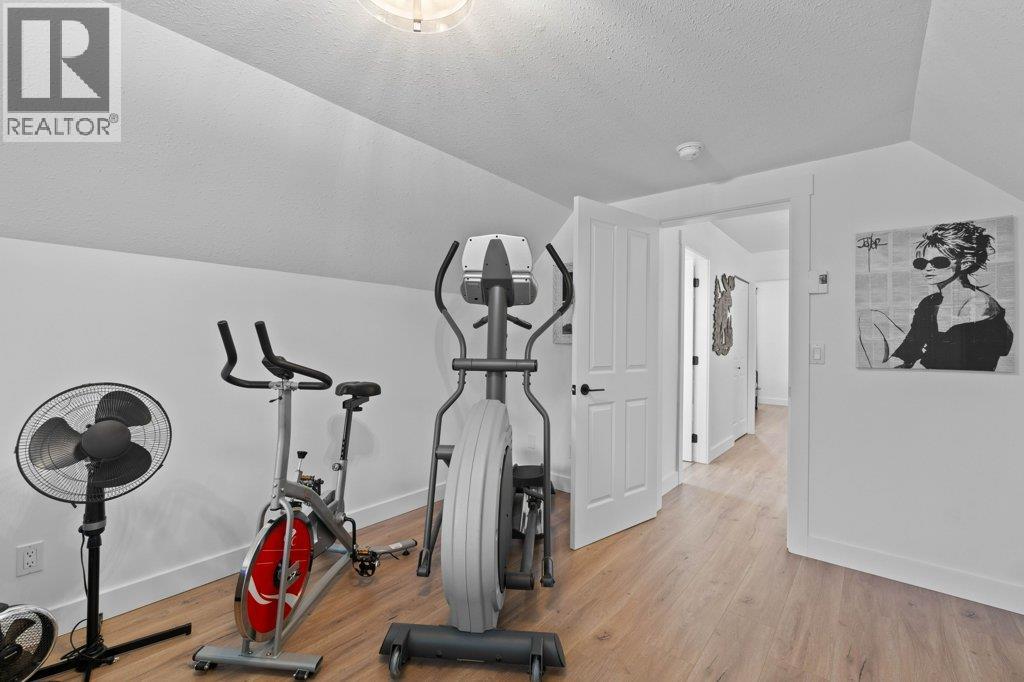 513 Pine Street, Sicamous