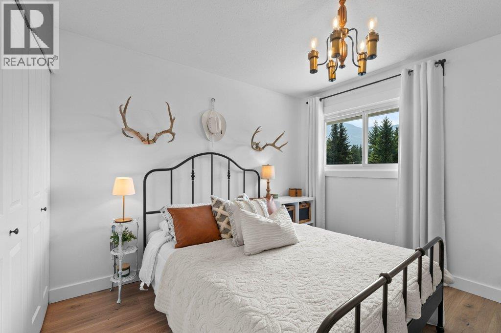 513 Pine Street, Sicamous