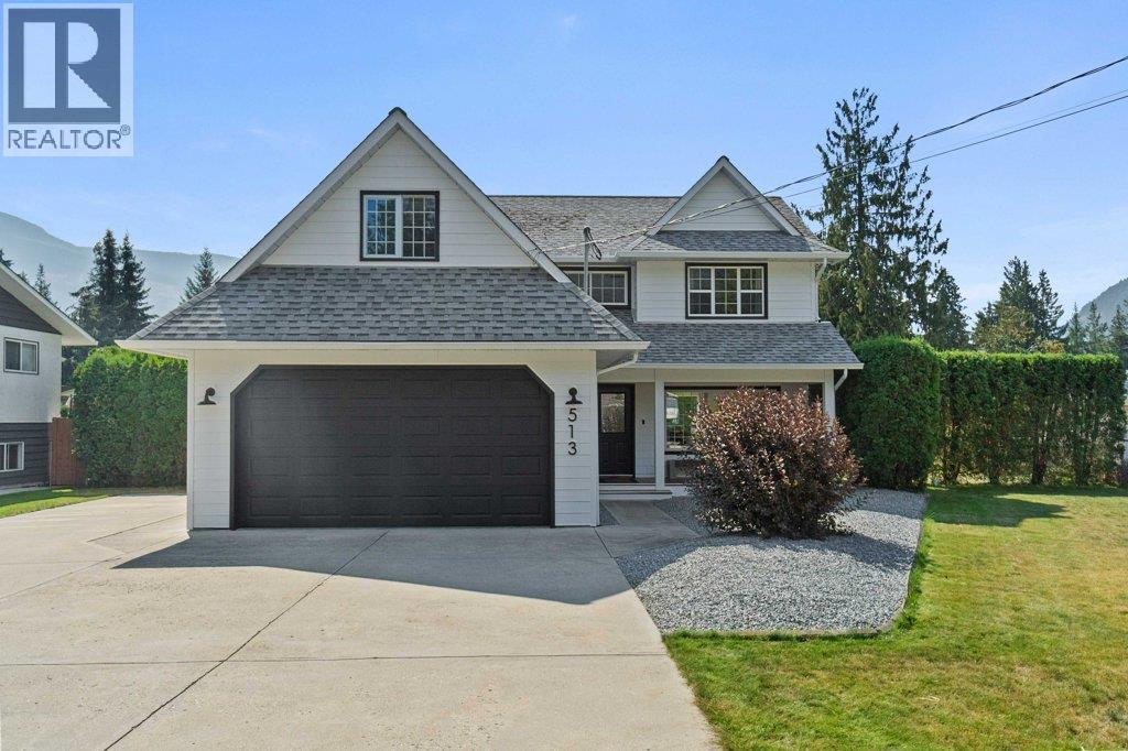 513 Pine Street, Sicamous