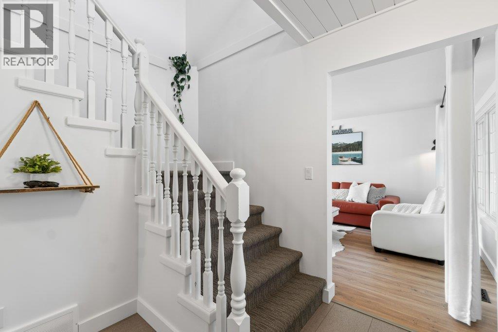 513 Pine Street, Sicamous