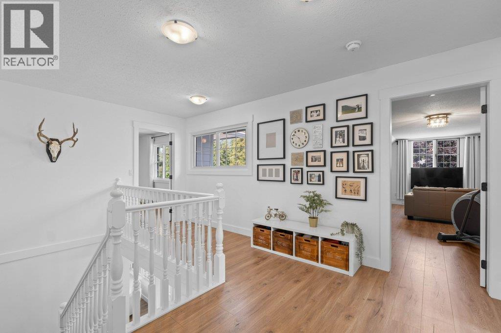 513 Pine Street, Sicamous