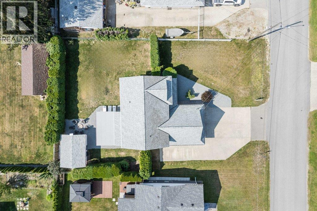 513 Pine Street, Sicamous