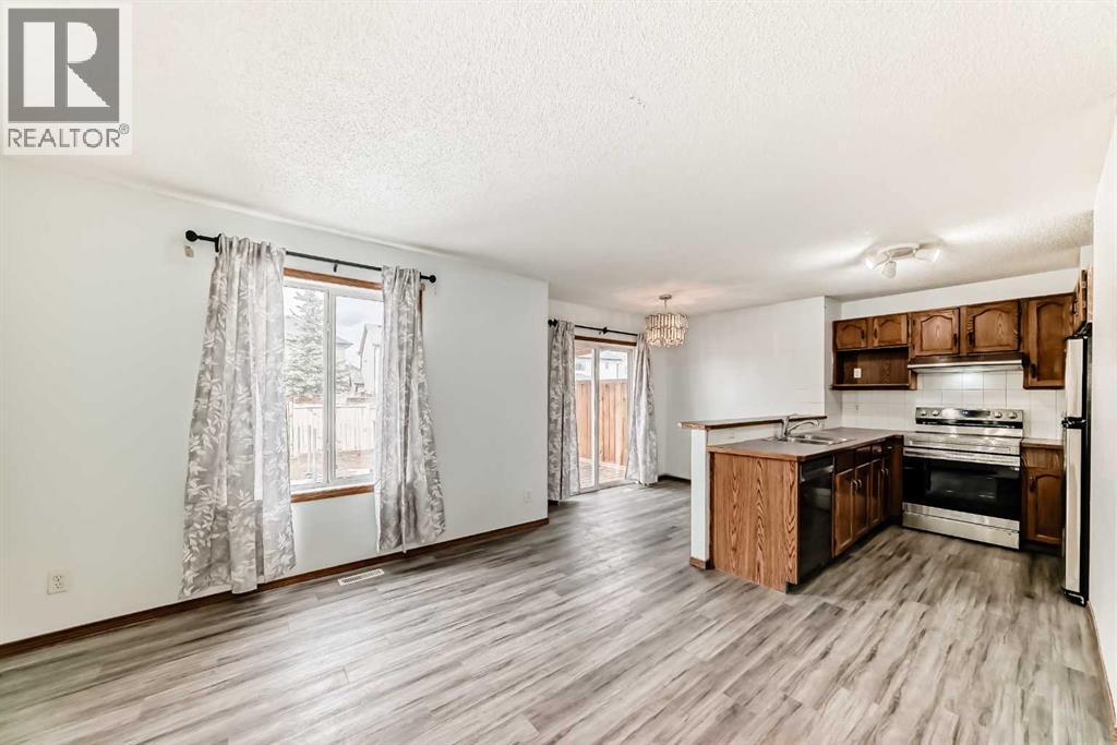 Photo 5 of 52 Saddleback Way Ne, Calgary AB