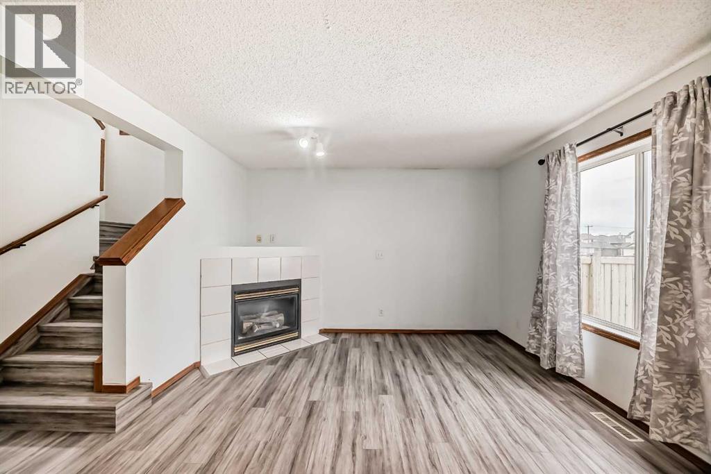 Photo 4 of 52 Saddleback Way Ne, Calgary AB