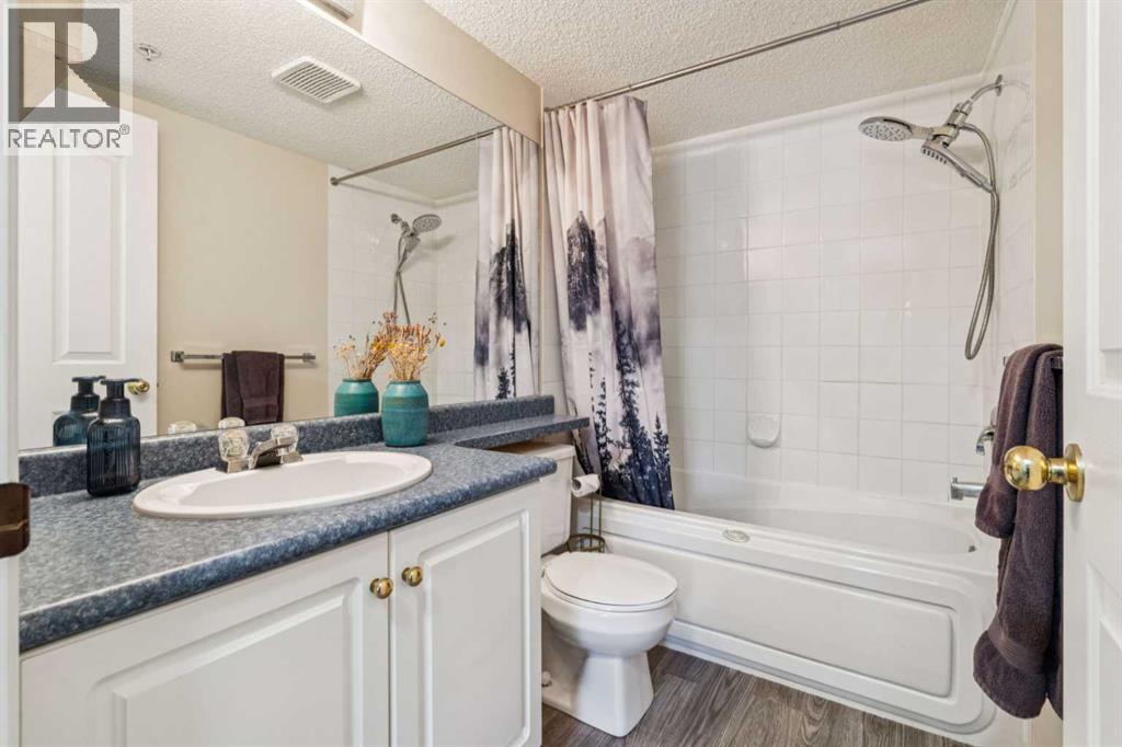 Photo 18 of 2305 Millrise Point Sw, Calgary AB