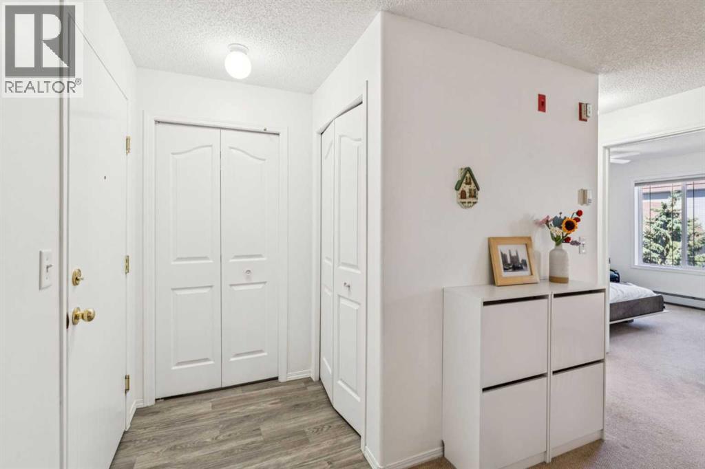 Photo 9 of 2305 Millrise Point Sw, Calgary AB