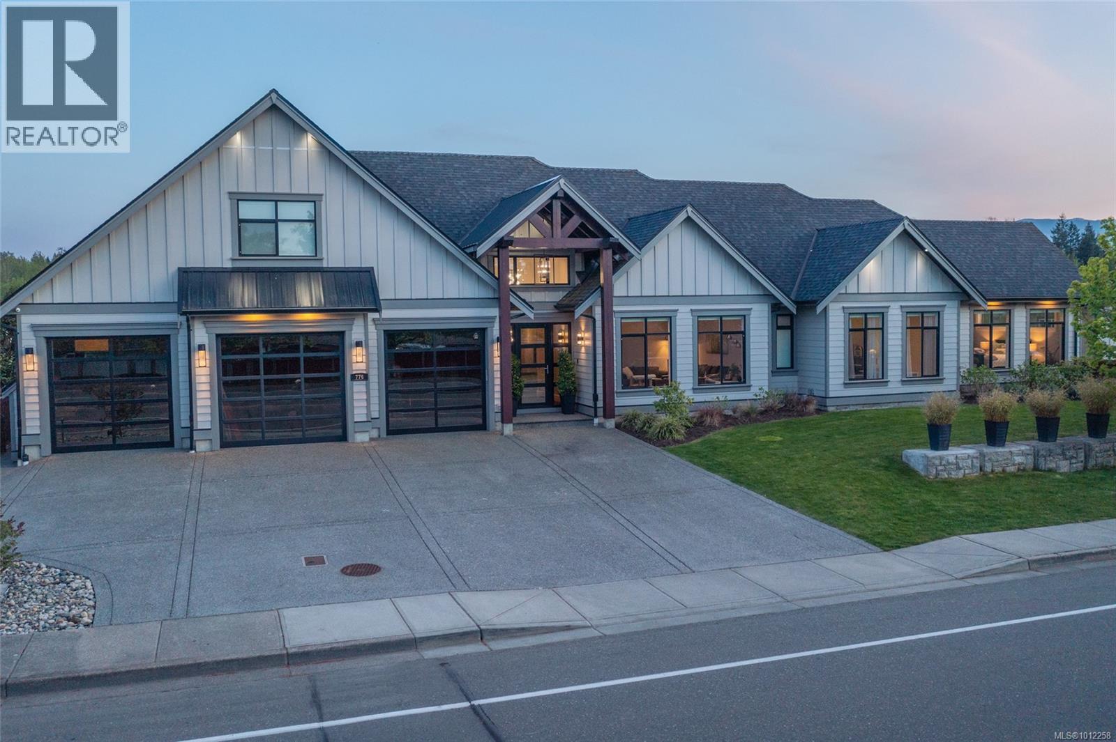 Photo 12 of 776 Hirst Ave, Parksville BC