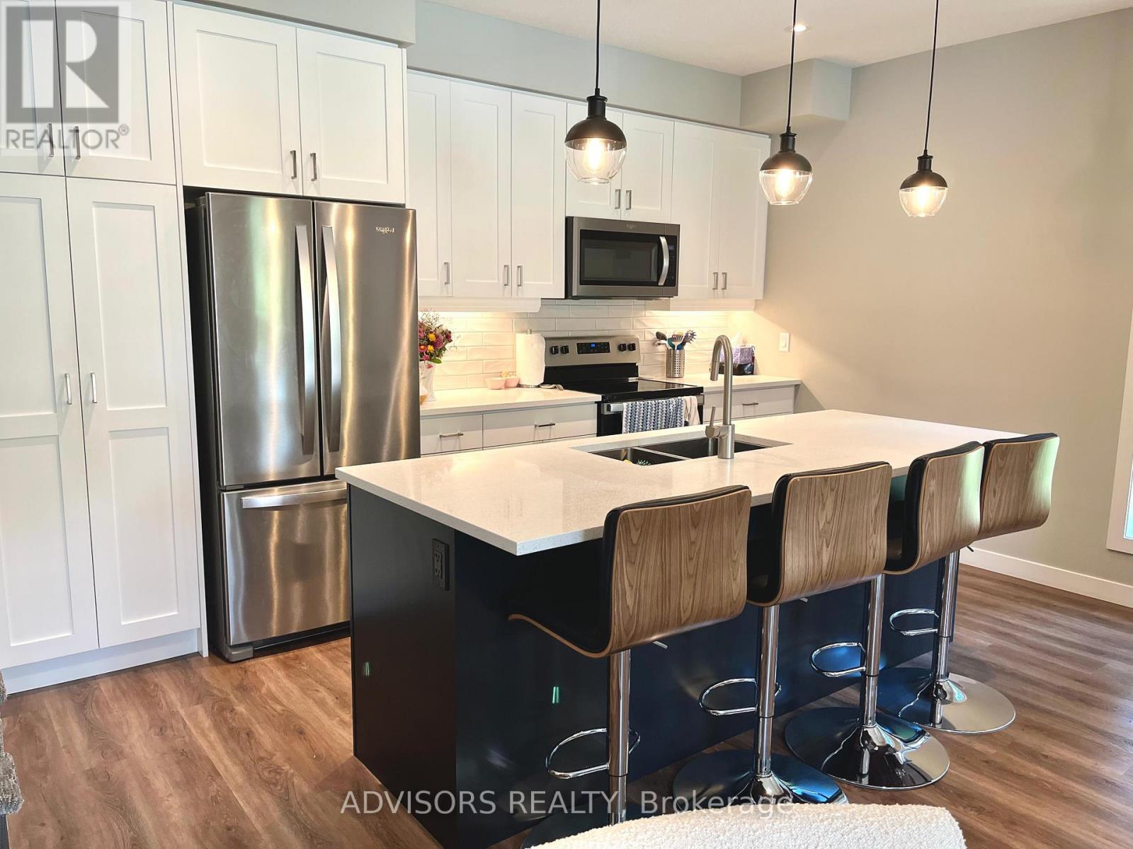 Photo 4 of 15 83 Beechwood Avenue, Guelph ON