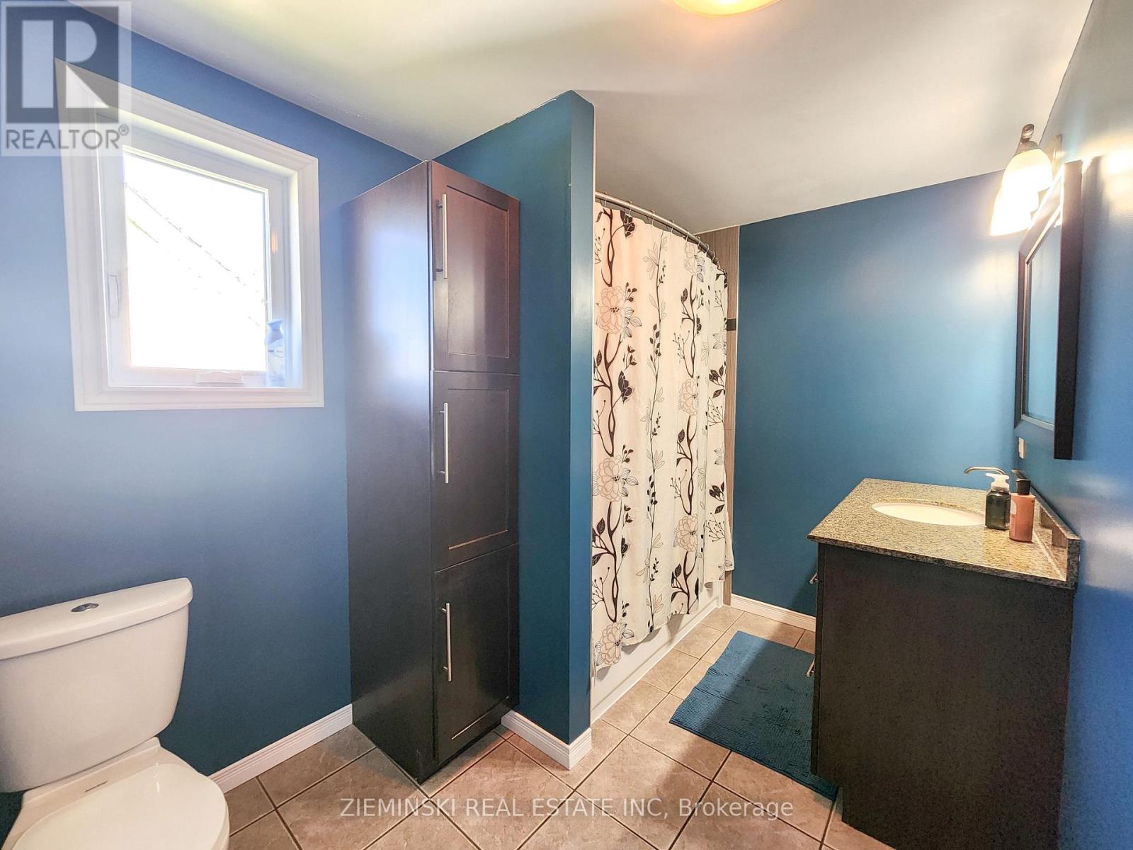 Photo 13 of 120 Devonshire Avenue, Iroquois Falls ON