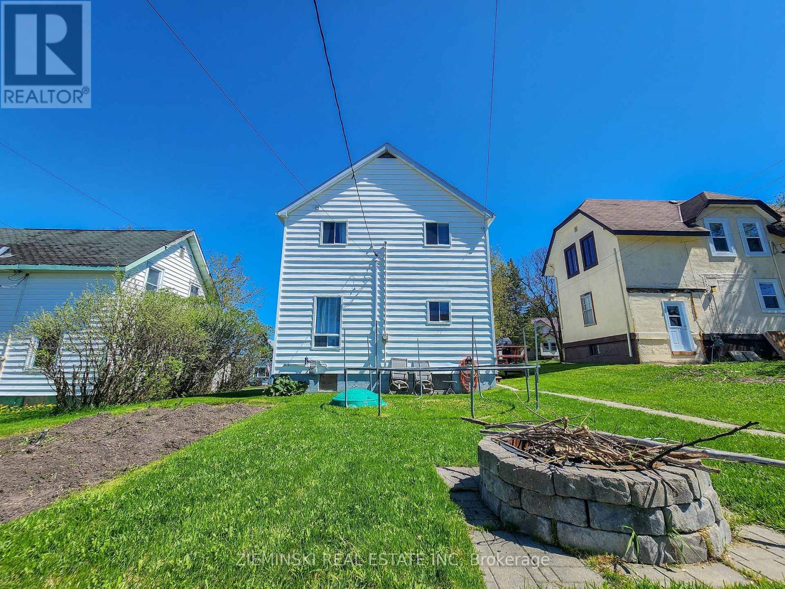 Photo 9 of 120 Devonshire Avenue, Iroquois Falls ON