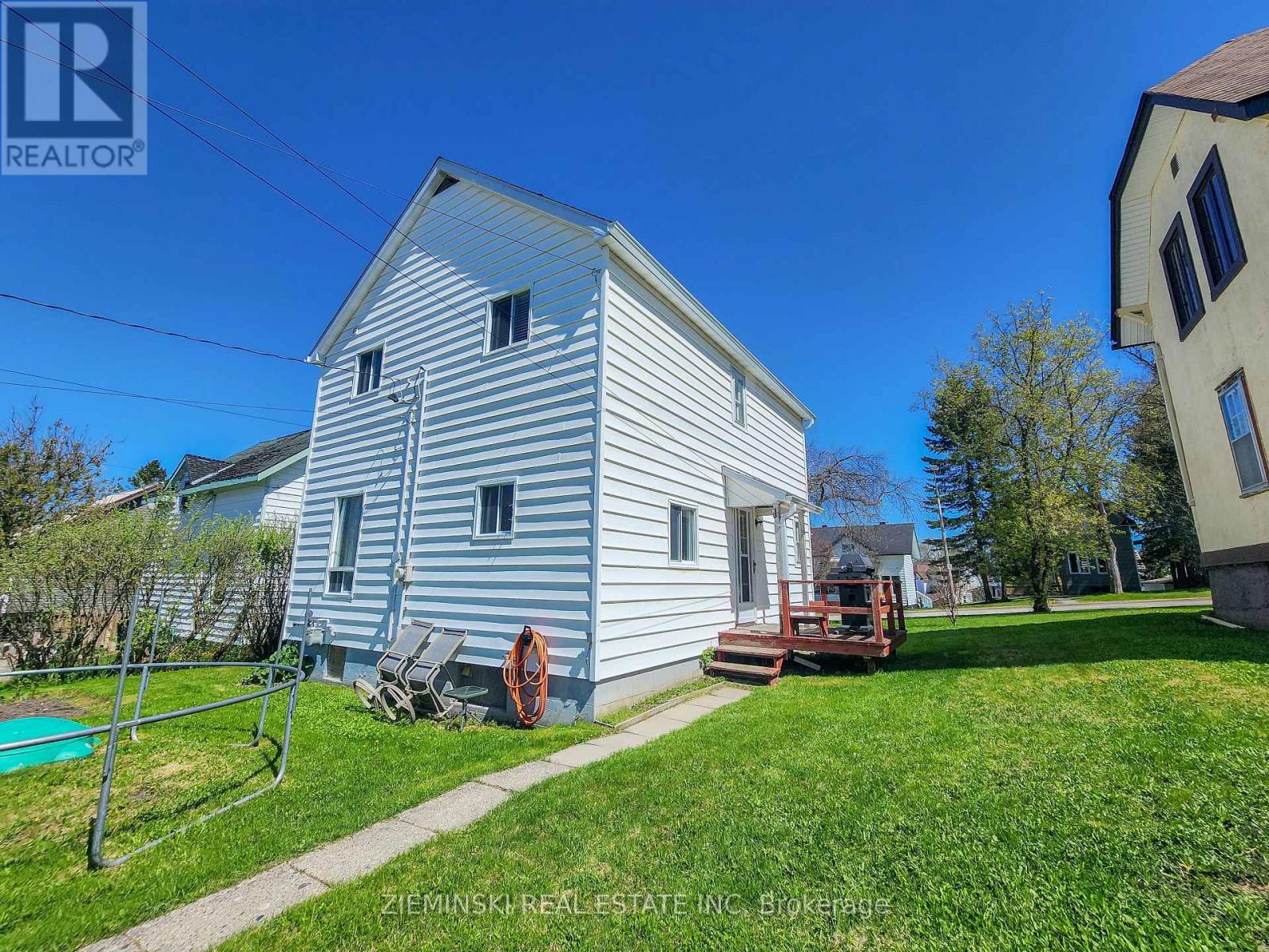 Photo 7 of 120 Devonshire Avenue, Iroquois Falls ON