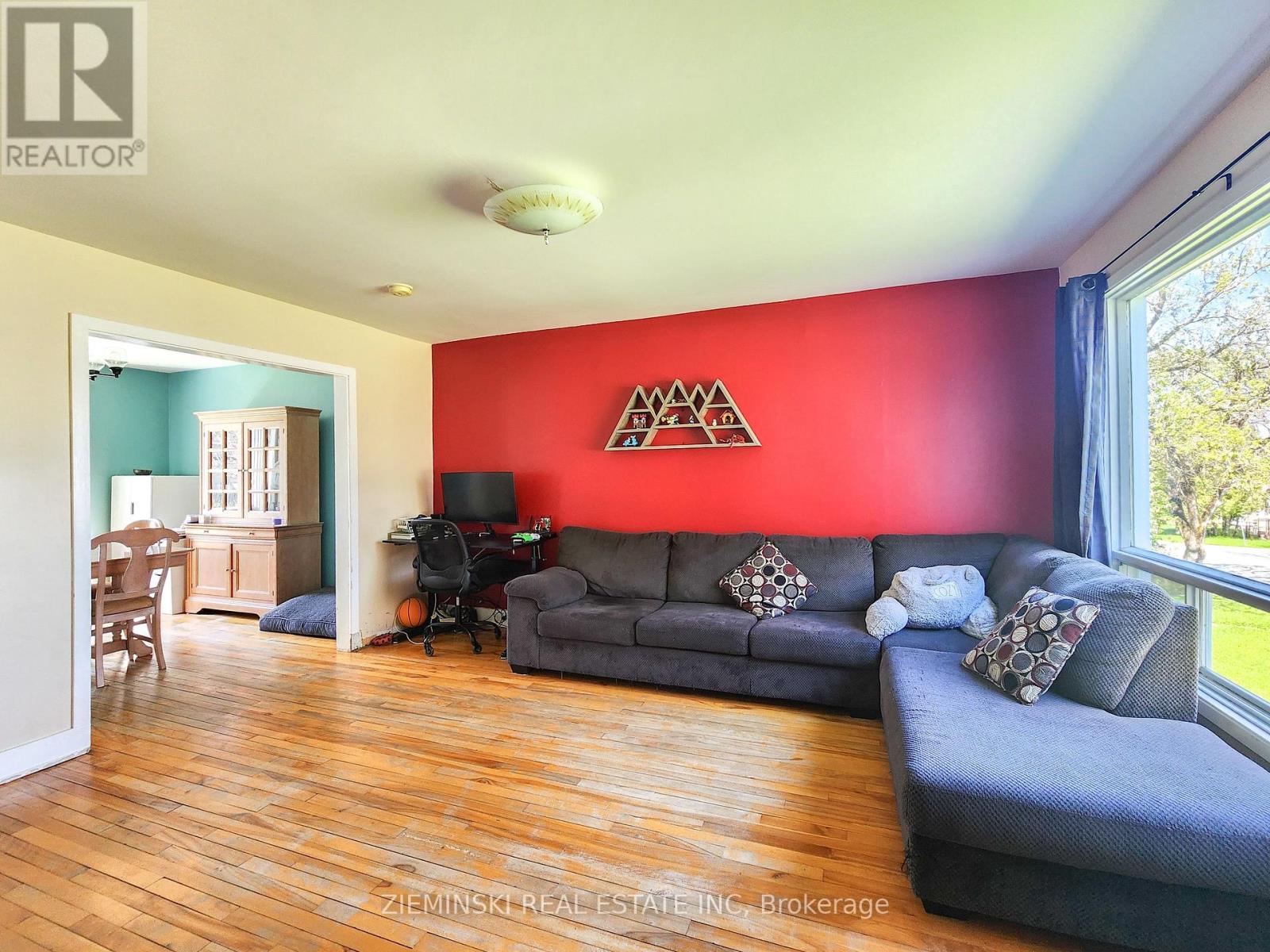 Photo 18 of 120 Devonshire Avenue, Iroquois Falls ON