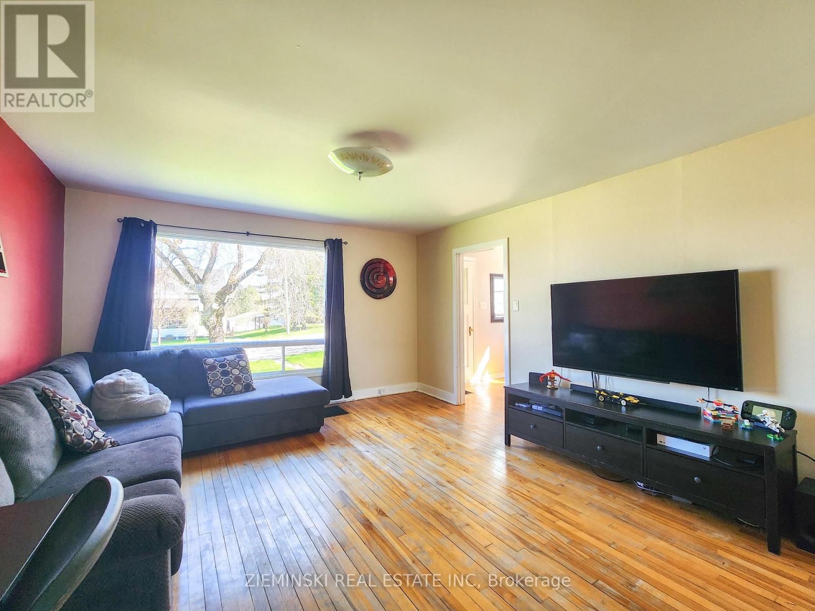 Photo 22 of 120 Devonshire Avenue, Iroquois Falls ON