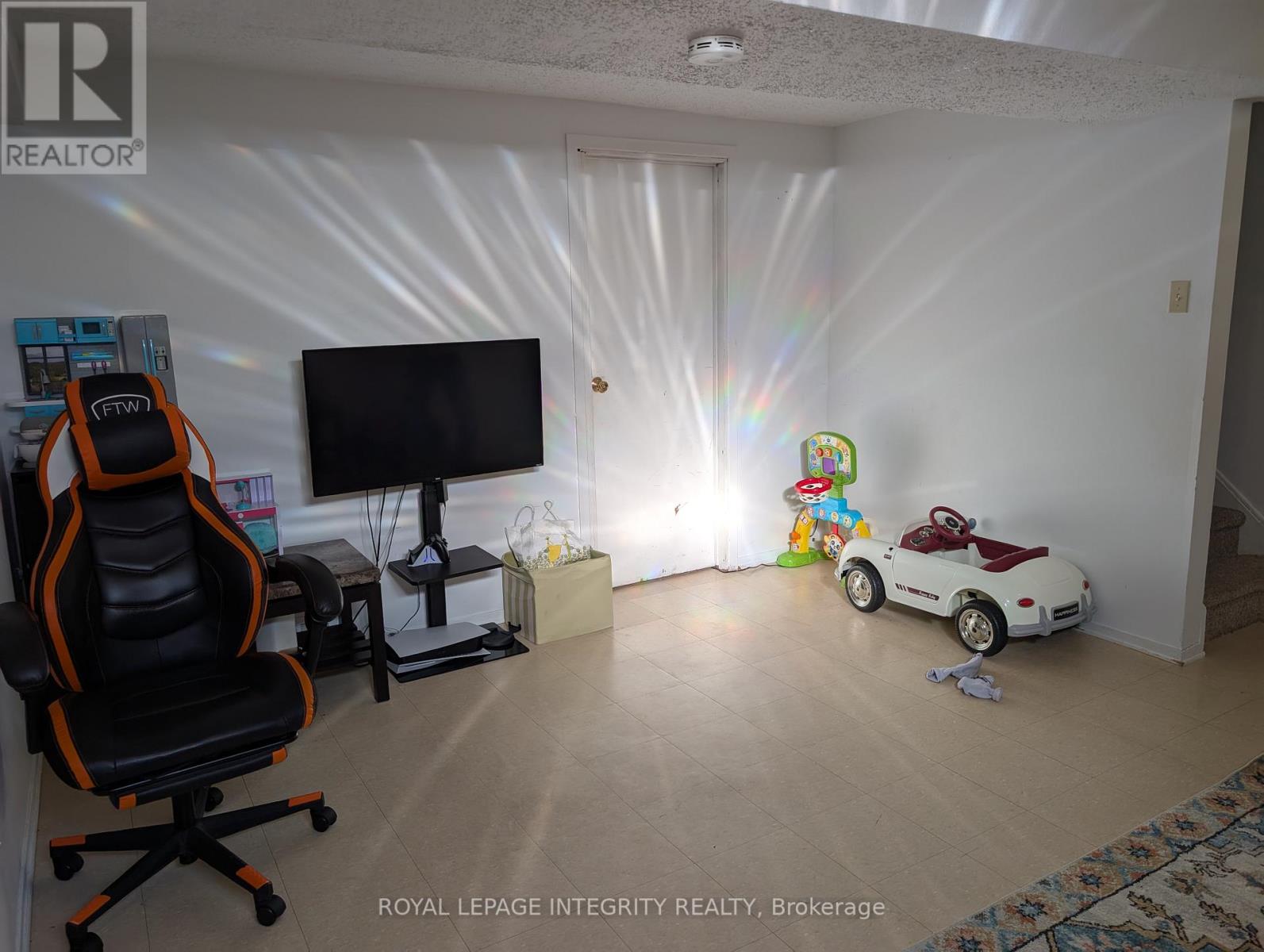 Photo 12 of 38 1721 Dondale Street, Ottawa ON