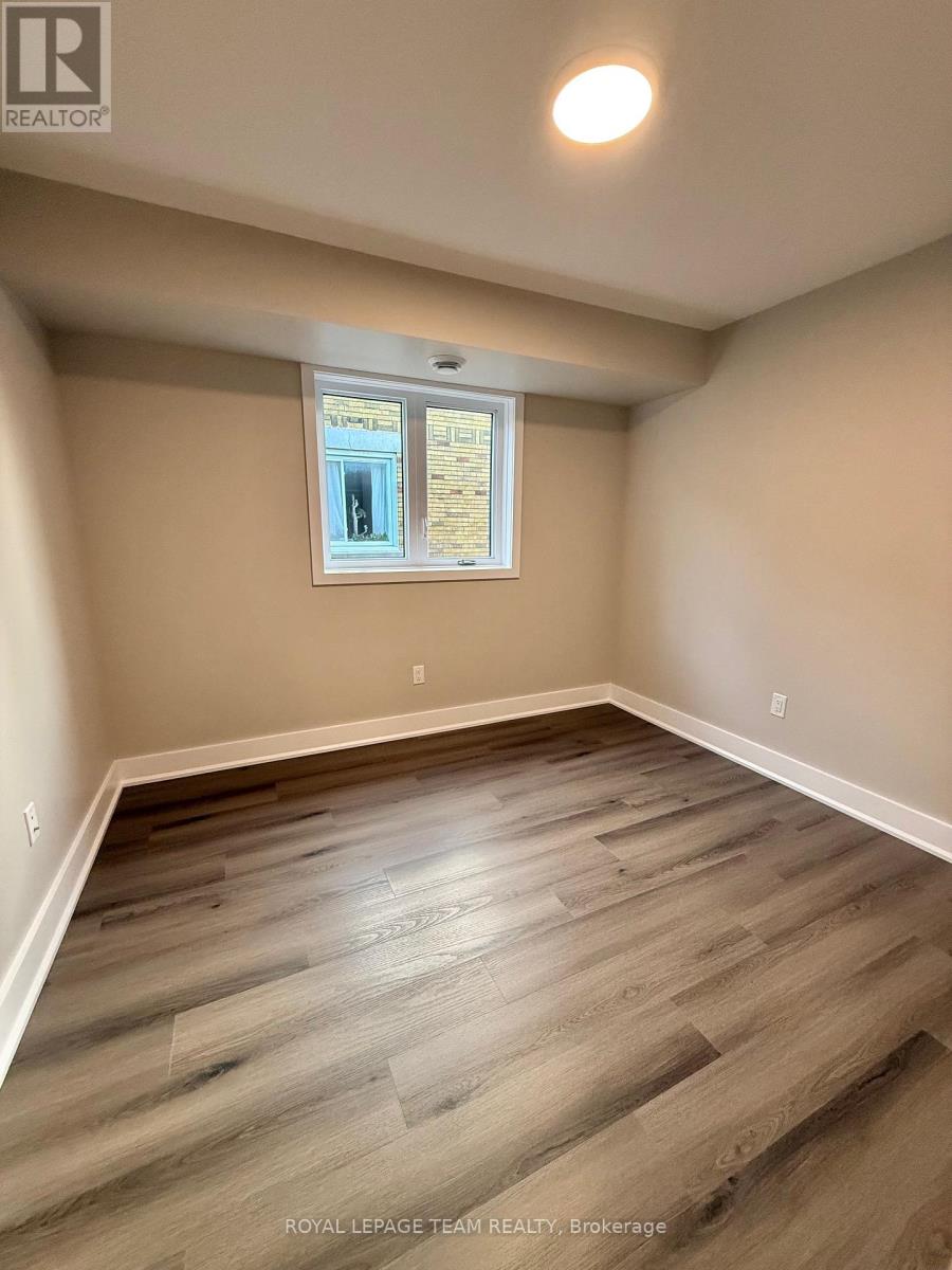Photo 10 of 7 342 Fifth Avenue, Ottawa ON