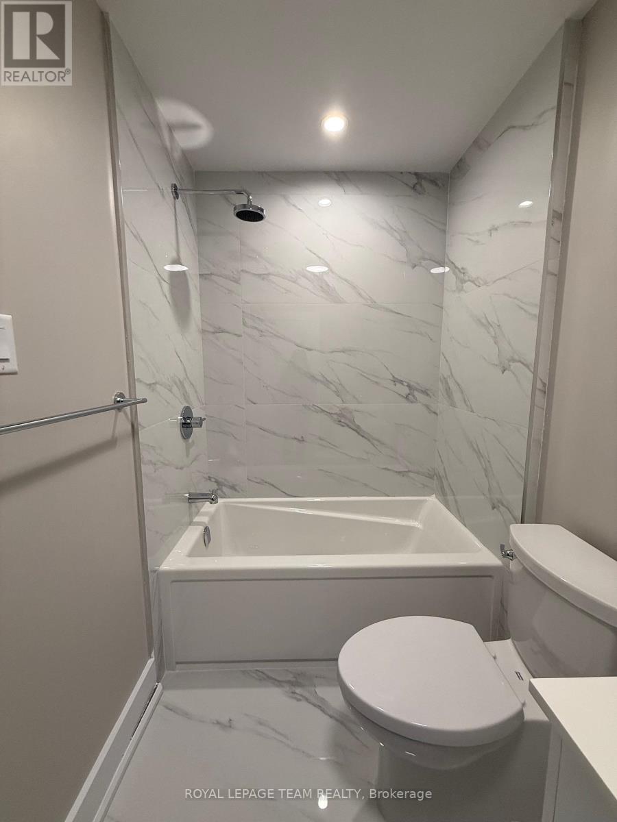 Photo 15 of 7 342 Fifth Avenue, Ottawa ON