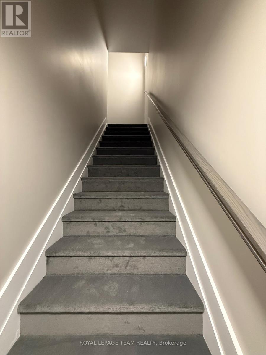 Photo 16 of 7 342 Fifth Avenue, Ottawa ON