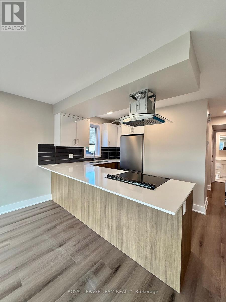 Photo 6 of 7 342 Fifth Avenue, Ottawa ON