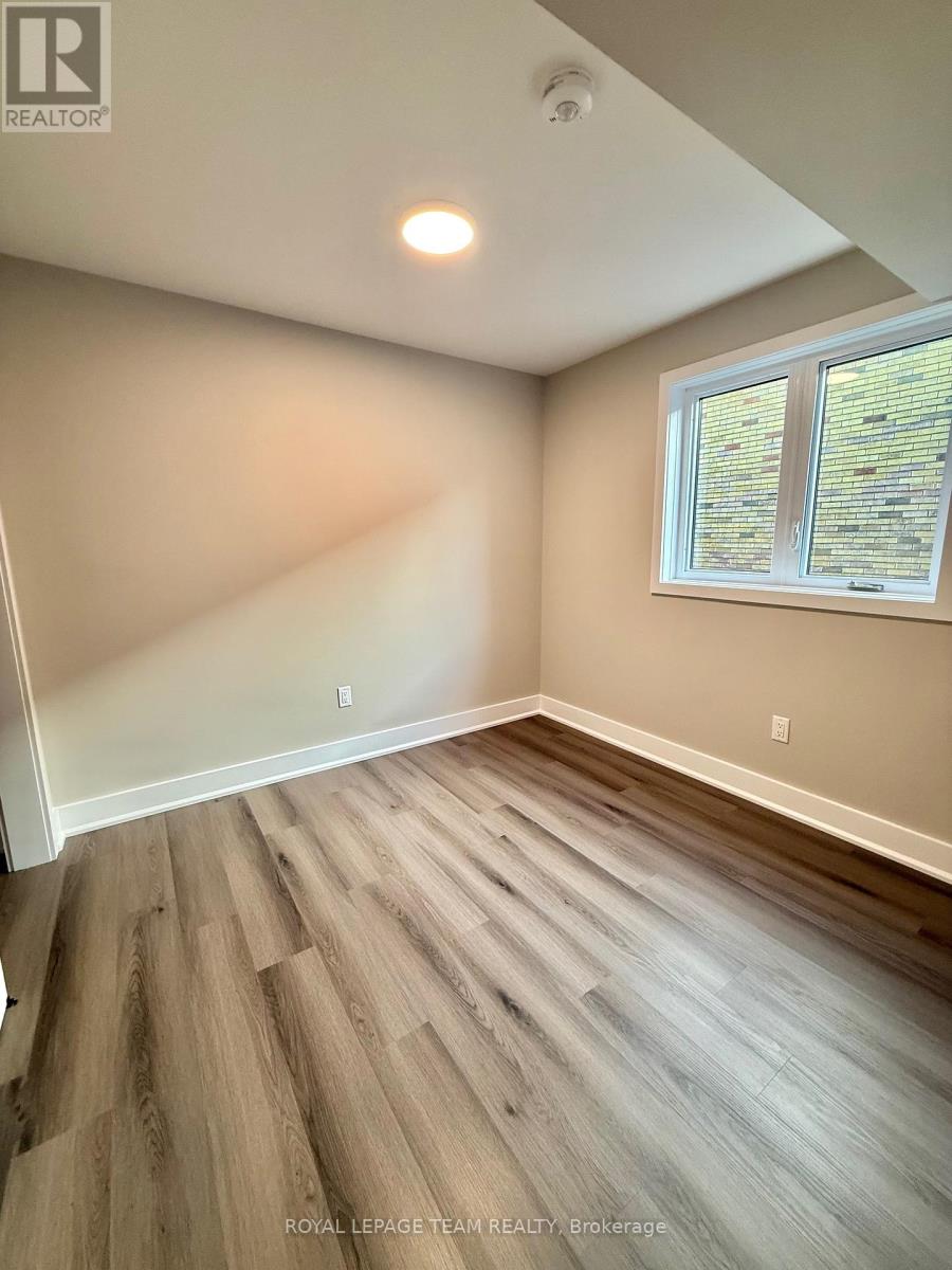 Photo 8 of 7 342 Fifth Avenue, Ottawa ON
