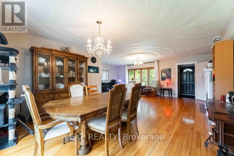 Photo 18 of 878 Ivanhoe Avenue, Ottawa ON