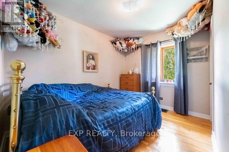 Photo 37 of 878 Ivanhoe Avenue, Ottawa ON