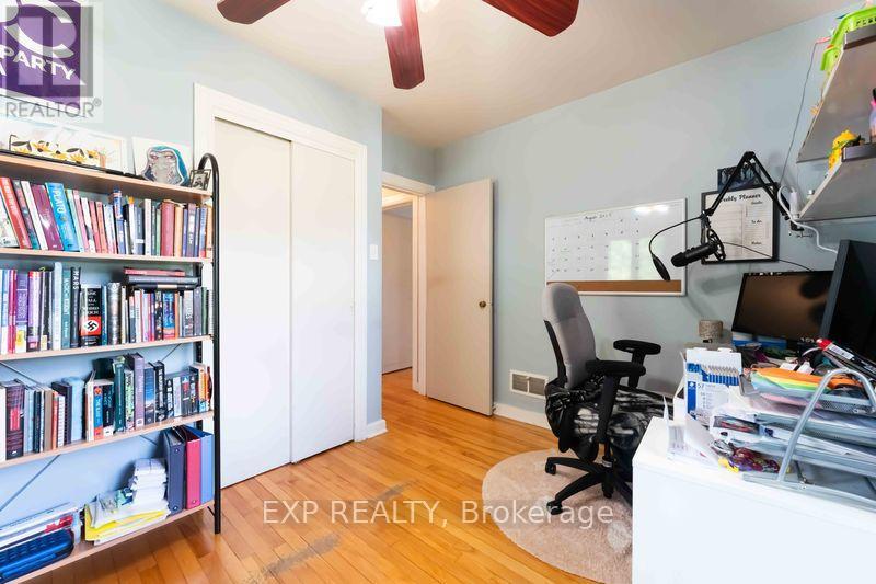 Photo 13 of 878 Ivanhoe Avenue, Ottawa ON