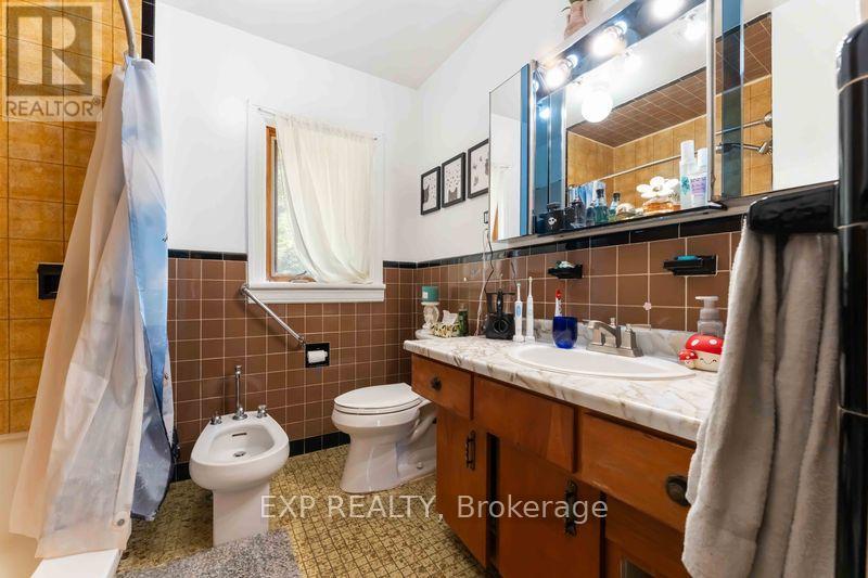Photo 22 of 878 Ivanhoe Avenue, Ottawa ON