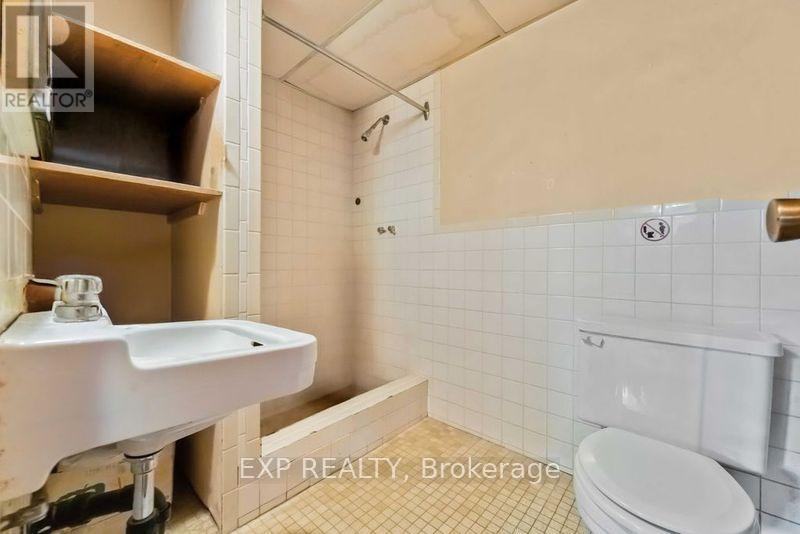 Photo 8 of 878 Ivanhoe Avenue, Ottawa ON