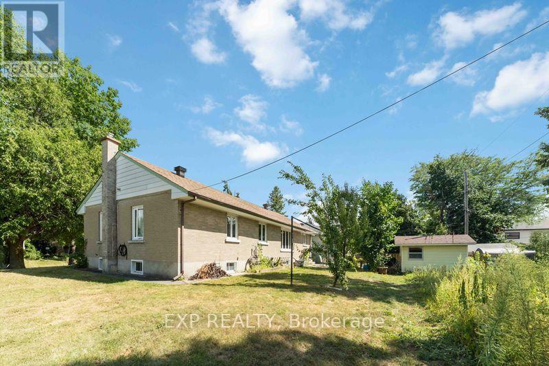 Photo 28 of 878 Ivanhoe Avenue, Ottawa ON