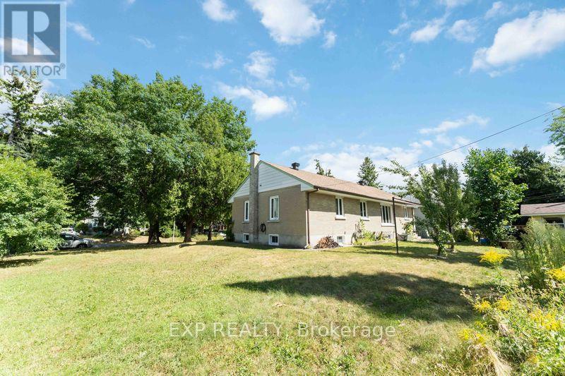Photo 39 of 878 Ivanhoe Avenue, Ottawa ON