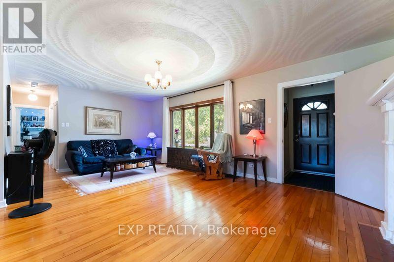 Photo 32 of 878 Ivanhoe Avenue, Ottawa ON