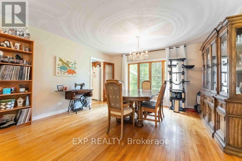 Photo 34 of 878 Ivanhoe Avenue, Ottawa ON